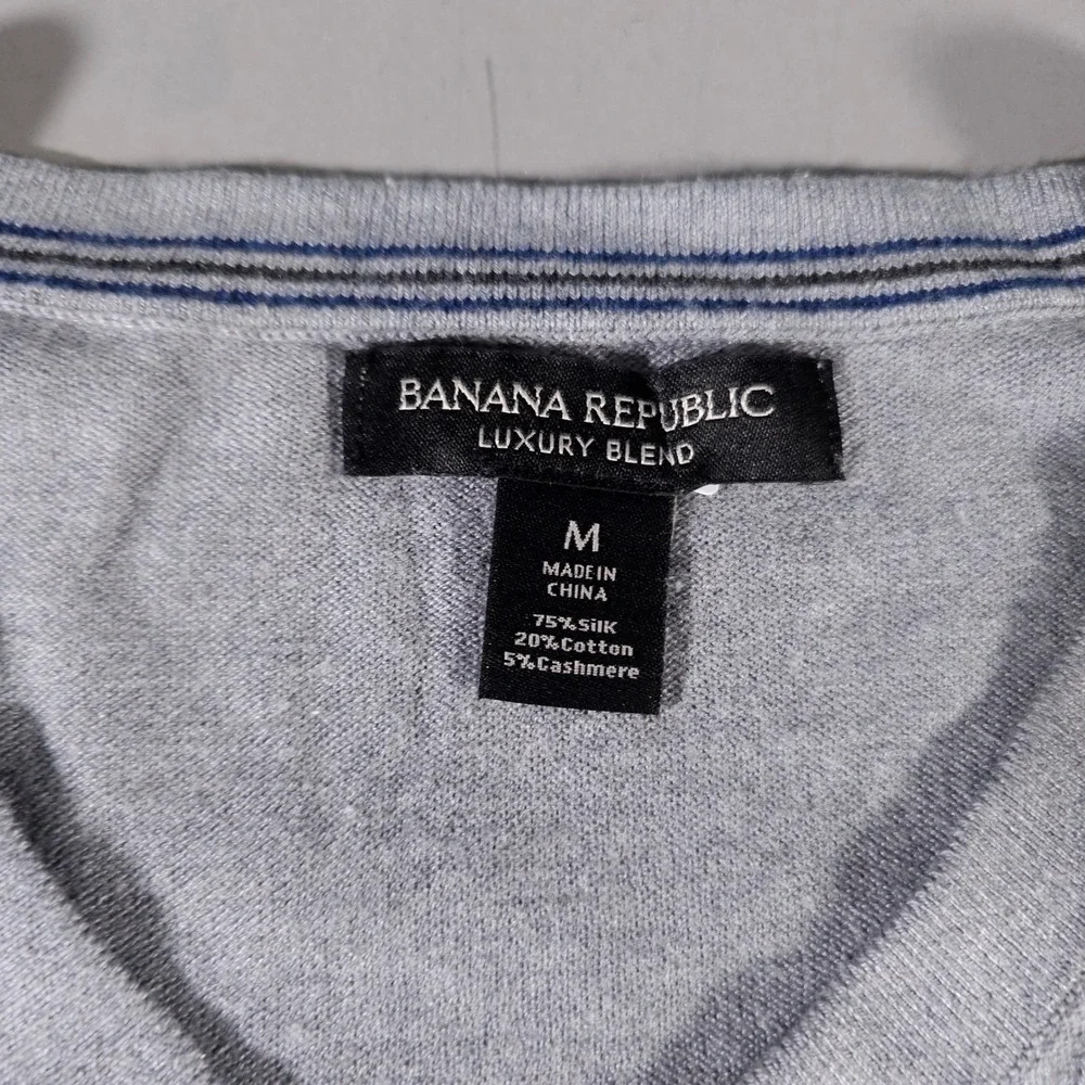 Banana Republic Sweater Mens M Gray Silk Cotton Cashmere Luxury Blend V-Neck